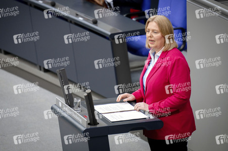 19 Sitzung des Deutschen Bundestages in Berlin