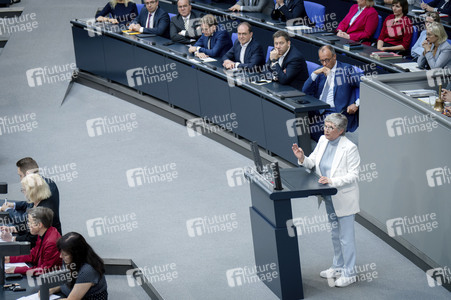 19 Sitzung des Deutschen Bundestages in Berlin