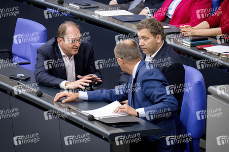 19 Sitzung des Deutschen Bundestages in Berlin