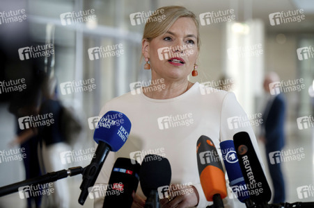 19 Sitzung des Deutschen Bundestages in Berlin