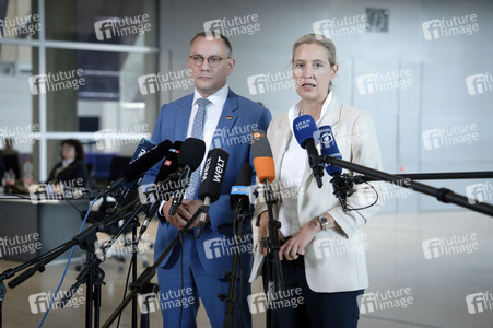 19 Sitzung des Deutschen Bundestages in Berlin