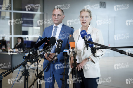 19 Sitzung des Deutschen Bundestages in Berlin