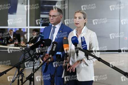 19 Sitzung des Deutschen Bundestages in Berlin