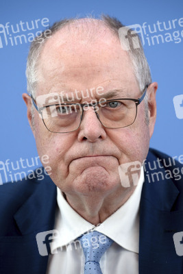Bundespressekonferenz 'Abschlussbericht der Initiative für einen handlungsfähigen Staat' in Berlin