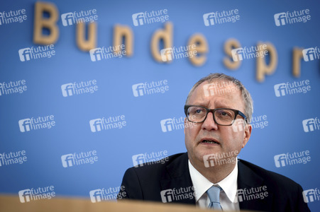 Bundespressekonferenz 'Abschlussbericht der Initiative für einen handlungsfähigen Staat' in Berlin