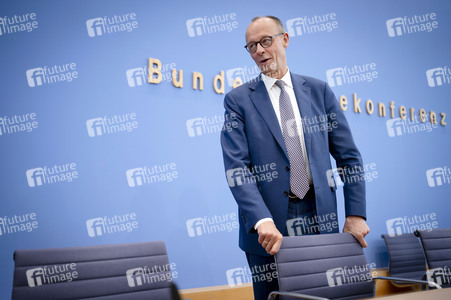 Bundespressekonferenz 'Aktuelle Themen der Innen- und Außenpolitik' in Berlin