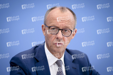 Bundespressekonferenz 'Aktuelle Themen der Innen- und Außenpolitik' in Berlin