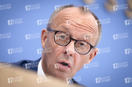 Bundespressekonferenz 'Aktuelle Themen der Innen- und Außenpolitik' in Berlin