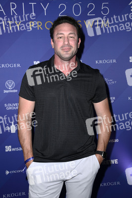 Charity Promi Swim 2025 in Berlin