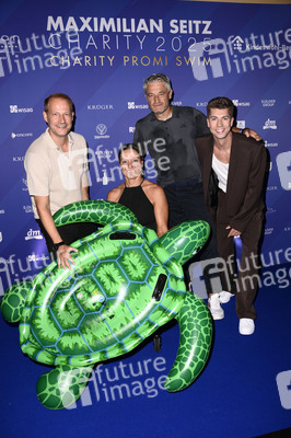 Charity Promi Swim 2025 in Berlin