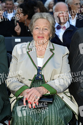 Theaterpremiere 'Jedermann' bei den Thurn und Taxis Schlossfestspielen in Regensburg