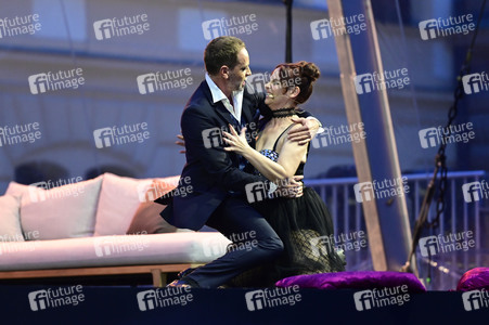 Theaterpremiere 'Jedermann' bei den Thurn und Taxis Schlossfestspielen in Regensburg