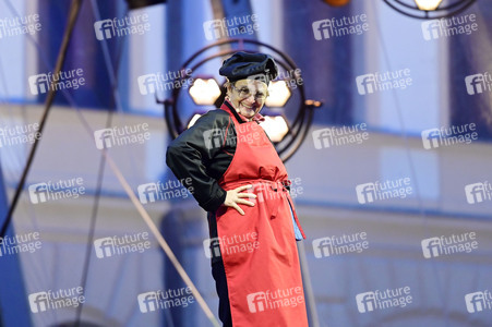 Theaterpremiere 'Jedermann' bei den Thurn und Taxis Schlossfestspielen in Regensburg