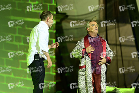 Theaterpremiere 'Jedermann' bei den Thurn und Taxis Schlossfestspielen in Regensburg