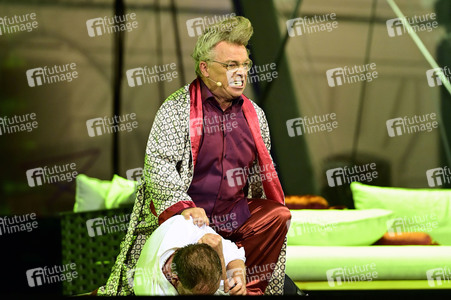 Theaterpremiere 'Jedermann' bei den Thurn und Taxis Schlossfestspielen in Regensburg