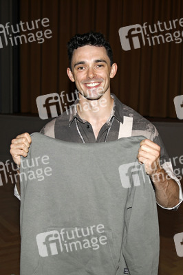 Promiflohmarkt für den Verein Kinderschutzengel in Berlin