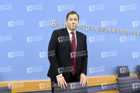 Bundespressekonferenz 'Regierungsentwurf des Bundeshaushalts 2026 und Finanzplan 2027-2029' in Berlin