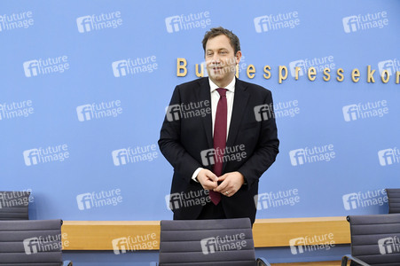 Bundespressekonferenz 'Regierungsentwurf des Bundeshaushalts 2026 und Finanzplan 2027-2029' in Berlin