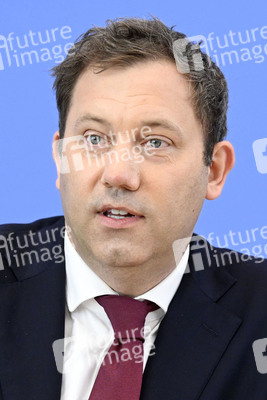 Bundespressekonferenz 'Regierungsentwurf des Bundeshaushalts 2026 und Finanzplan 2027-2029' in Berlin