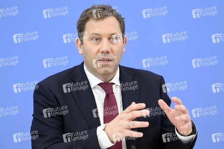 Bundespressekonferenz 'Regierungsentwurf des Bundeshaushalts 2026 und Finanzplan 2027-2029' in Berlin