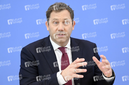 Bundespressekonferenz 'Regierungsentwurf des Bundeshaushalts 2026 und Finanzplan 2027-2029' in Berlin