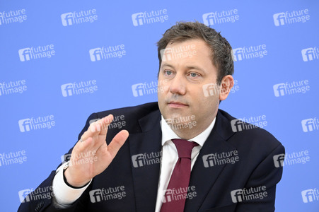 Bundespressekonferenz 'Regierungsentwurf des Bundeshaushalts 2026 und Finanzplan 2027-2029' in Berlin