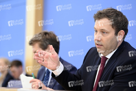 Bundespressekonferenz 'Regierungsentwurf des Bundeshaushalts 2026 und Finanzplan 2027-2029' in Berlin