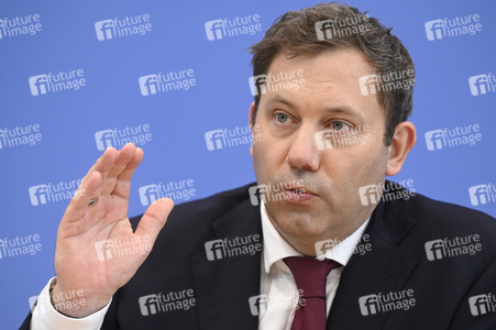 Bundespressekonferenz 'Regierungsentwurf des Bundeshaushalts 2026 und Finanzplan 2027-2029' in Berlin