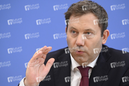 Bundespressekonferenz 'Regierungsentwurf des Bundeshaushalts 2026 und Finanzplan 2027-2029' in Berlin