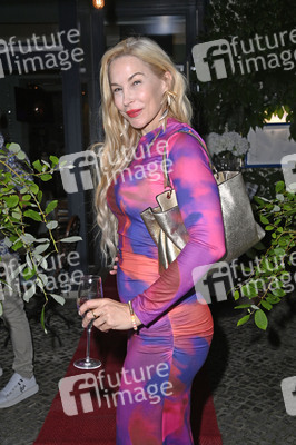 Geburtstagsfeier zum 30. Geburtstag von Jeldos Stecker in Berlin