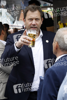 Eröffnungsveranstaltung der Cranger Kirmes in Herne