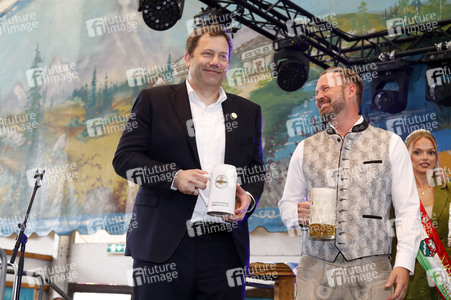 Eröffnungsveranstaltung der Cranger Kirmes in Herne