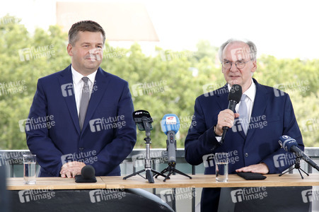 Pressekonferenz von Reiner Haseloff und Sven Schulze in Magdeburg