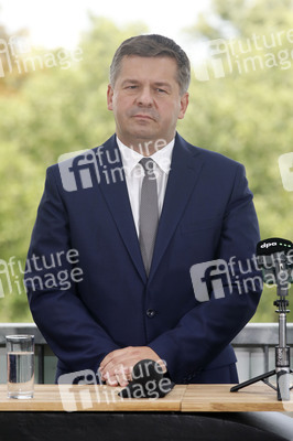 Pressekonferenz von Reiner Haseloff und Sven Schulze in Magdeburg