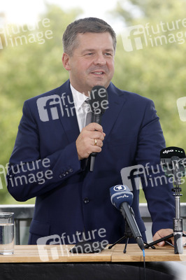 Pressekonferenz von Reiner Haseloff und Sven Schulze in Magdeburg