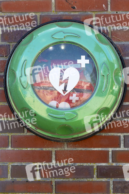 Symbolfoto AED