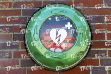 Symbolfoto AED