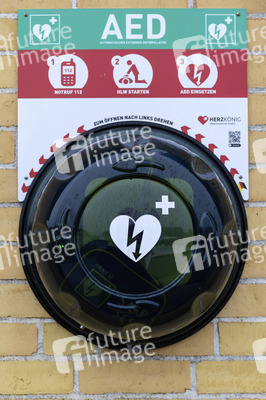 Symbolfoto AED
