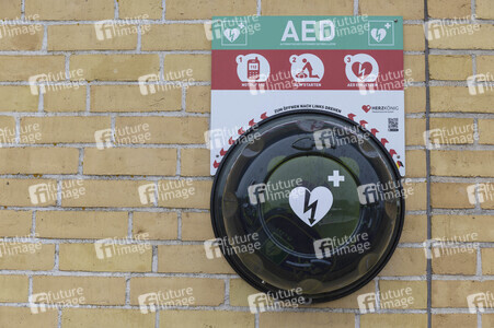 Symbolfoto AED