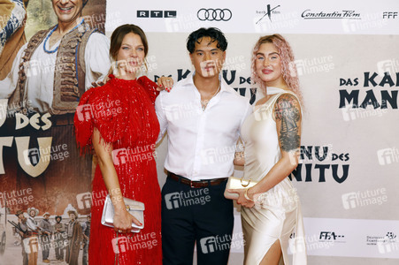 Filmpremiere 'Das Kanu des Manitu' in München