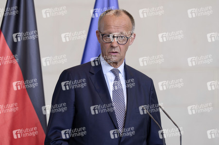 Pressestatement von Selenskyj und Merz in Berlin