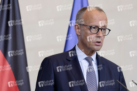 Pressestatement von Selenskyj und Merz in Berlin