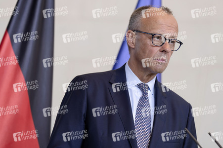 Pressestatement von Selenskyj und Merz in Berlin