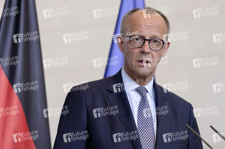 Pressestatement von Selenskyj und Merz in Berlin