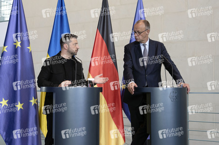 Pressestatement von Selenskyj und Merz in Berlin