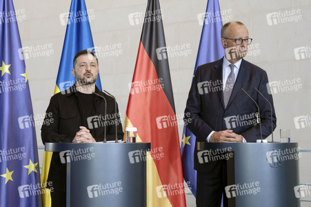 Pressestatement von Selenskyj und Merz in Berlin