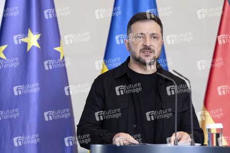 Pressestatement von Selenskyj und Merz in Berlin