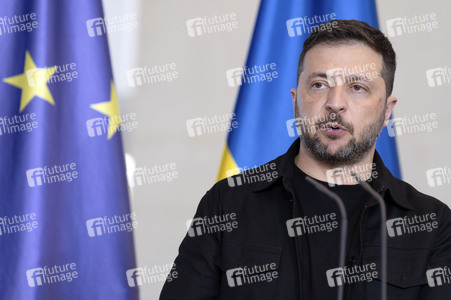 Pressestatement von Selenskyj und Merz in Berlin