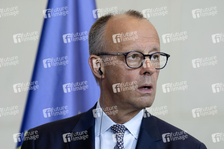 Pressestatement von Selenskyj und Merz in Berlin