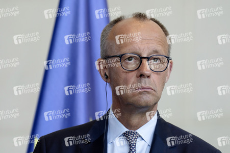 Pressestatement von Selenskyj und Merz in Berlin